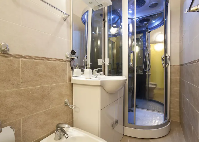 Cicero Center Guest house 4*