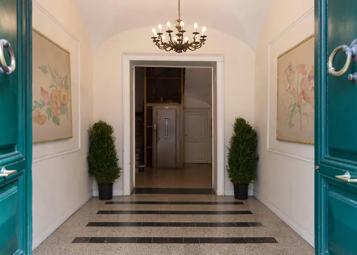 Cicero Center 4*