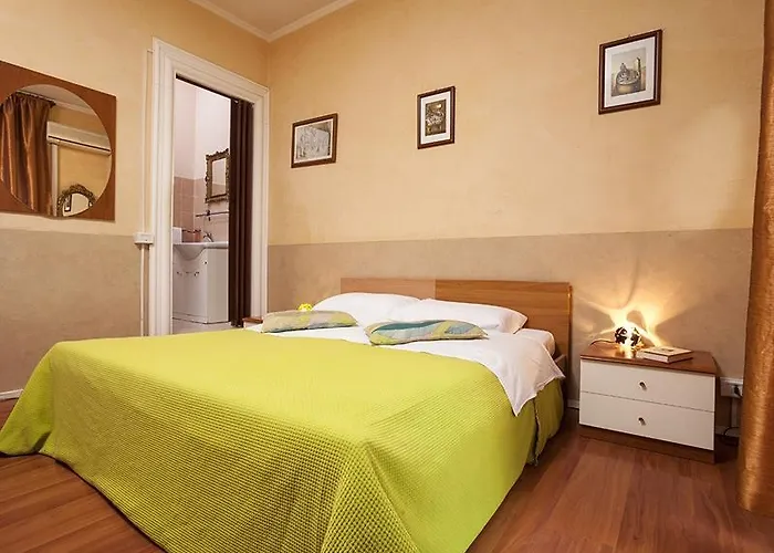 Cicero Center Guest house 4*